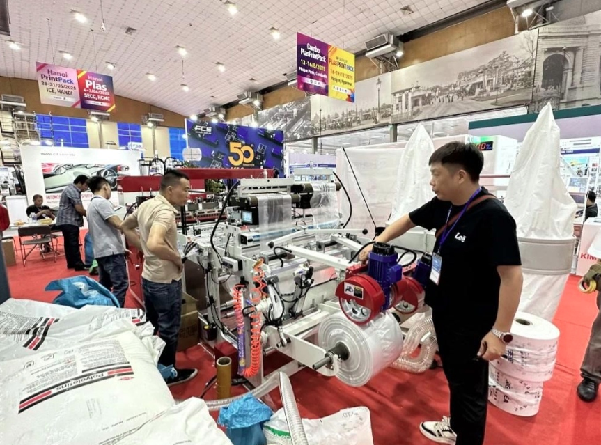 Over 200 exhibitors worldwide attend Hanoi plastics-rubber industry exhibition